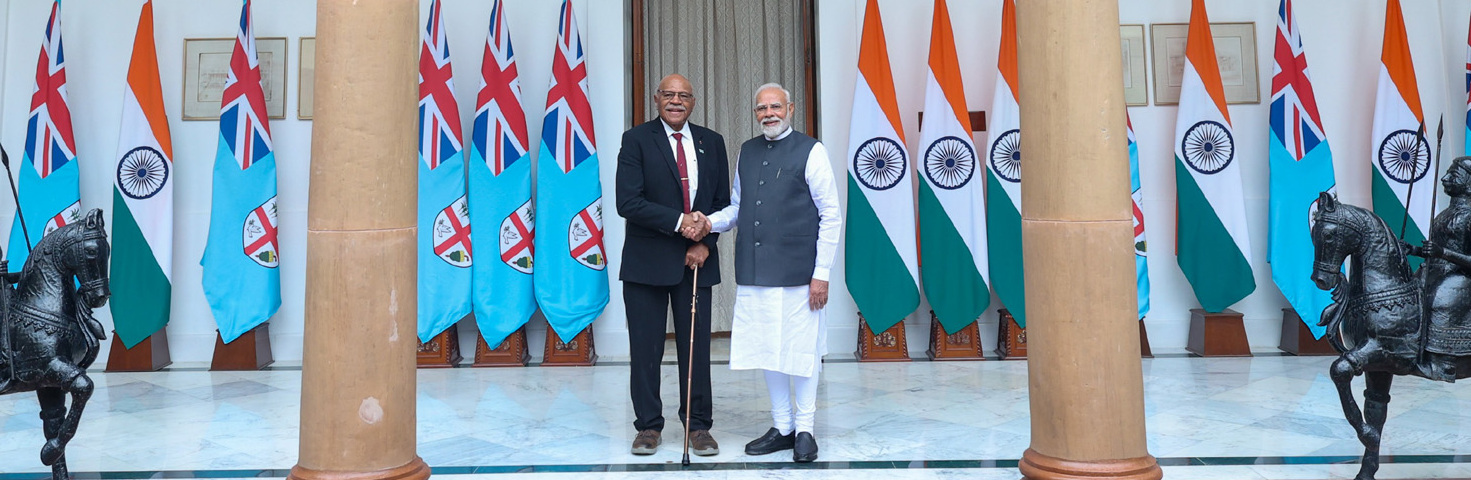 PM meets the Prime Minister of Fiji, Mr. Sitiveni Ligamamada Rabuka at Hyderabad House, in New Delhi