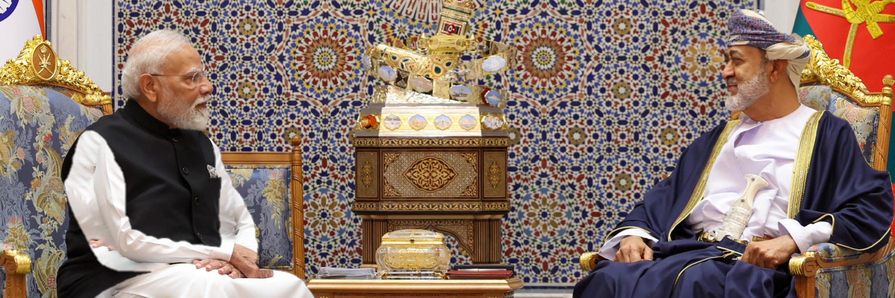 प्रधानमंत्री ने ओमान के मस्कट स्थित अल बराका पैलेस में ओमान के सुल्तान हैथम बिन तारिक अल सईद के साथ द्विपक्षीय बैठक की।
