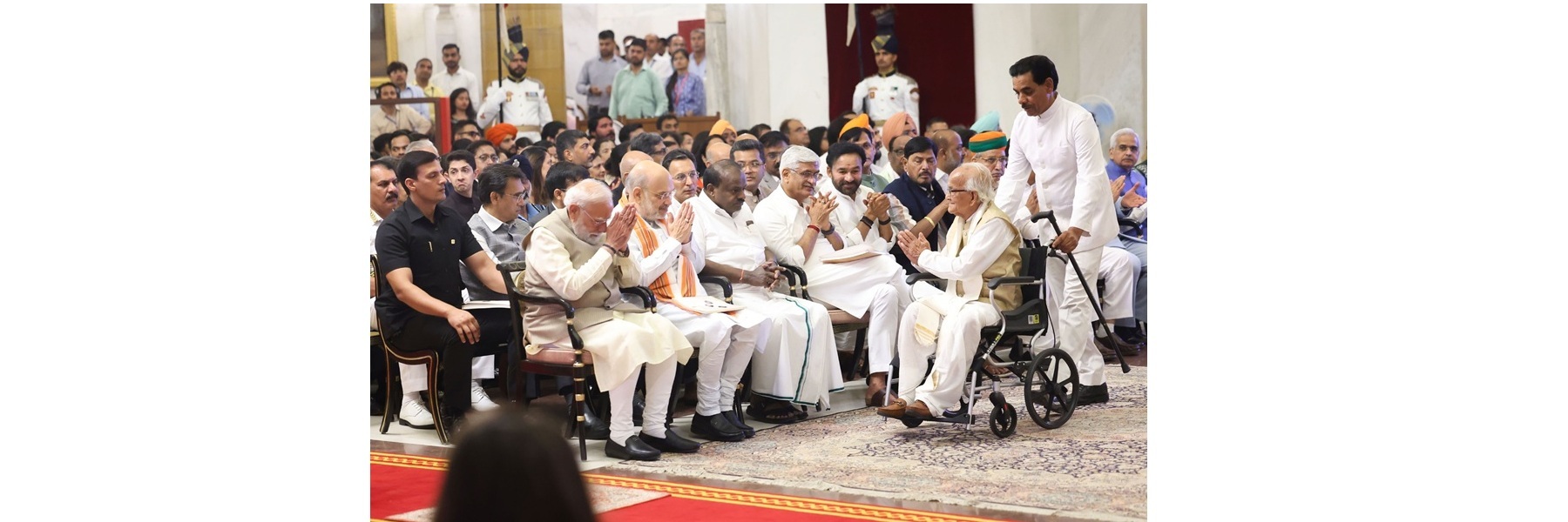  प्रधानमंत्री ने नई दिल्ली के राष्ट्रपति भवन में आयोजित नागरिक अलंकरण समारोह-I (पद्म पुरस्कार - 2026) में भाग लिया।