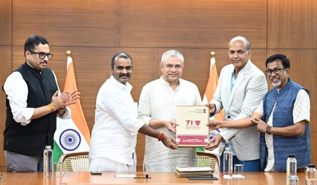 The Jury of the 71st National Film Awards met the Union Minister of Railways, Information & Broadcasting and Electronics & Information Technology, Shri Ashwini Vaishnaw, in New Delhi on August 01, 2025.