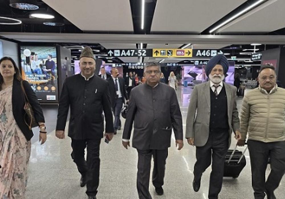 All Party delegation led by Shri Ravi Shankar Prasad, MP, arrived in Rome. They were received by Ambassador Vani Rao.