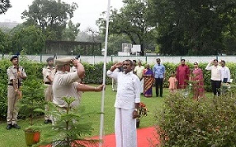 The Minister of State for Information and Broadcasting and Parliamentary Affairs, Dr. L. Murugan hoisting the National Flag at his residence in New Delhi on the occasion of 79th Independence Day on August 15, 2025.