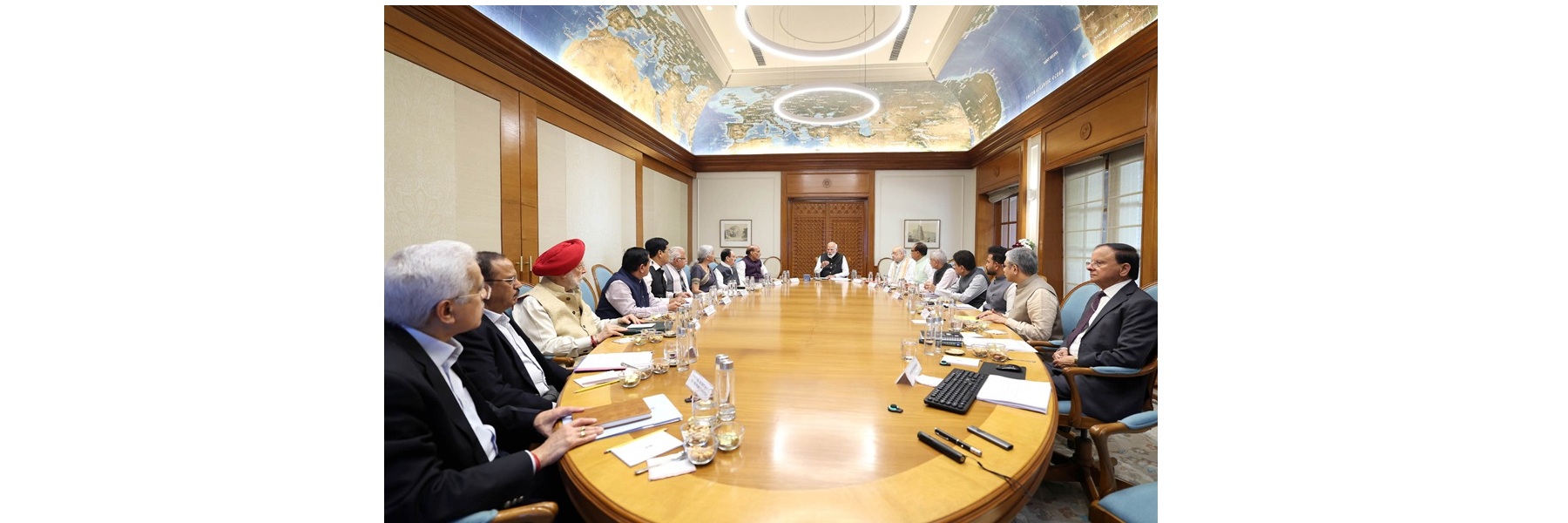 प्रधानमंत्री ने जारी पश्चिम एशिया संघर्ष के संदर्भ में स्थिति और उससे निपटने के उपायों की समीक्षा के लिए नई दिल्ली में सीसीएस की बैठक की अध्यक्षता की।