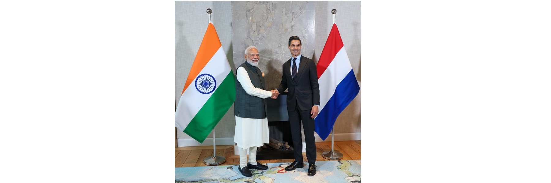 प्रधानमंत्री ने नीदरलैंड में भारत और नीदरलैंड के बीच हुए समझौता ज्ञापन (एमओयू) के आदान-प्रदान समारोह का साक्षी बने।